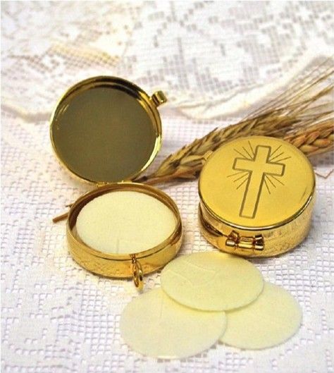 UN SERVICE : PORTER LA COMMUNION